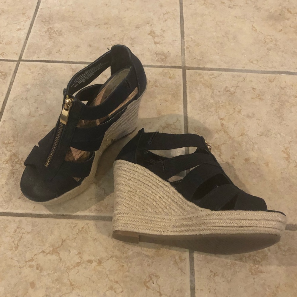 Black and Tan wedges.